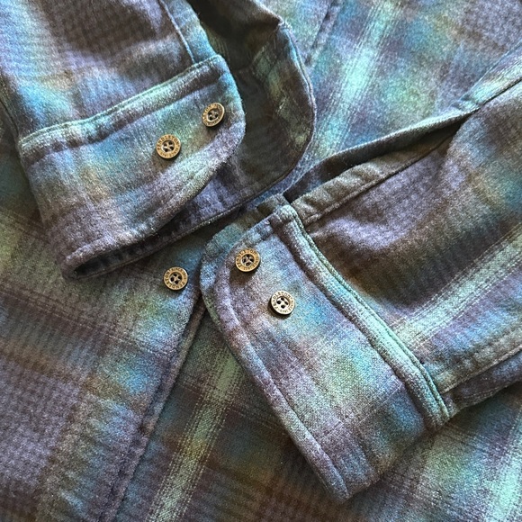 Pendleton Vintage Men’s Blue and Green Plaid Shirt with Brown Elbow Patches - Picture 5 of 10